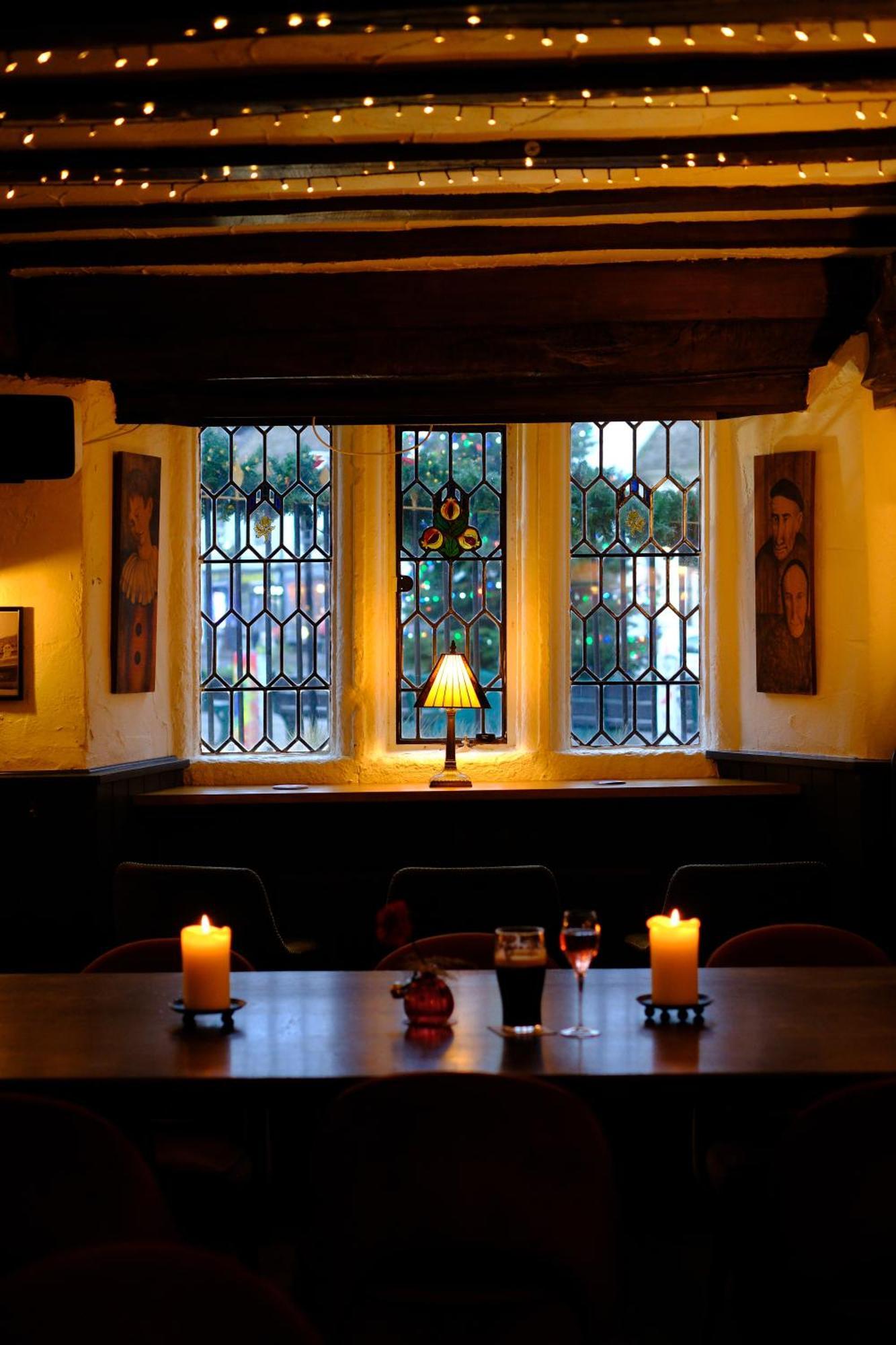 The Old Crown Coaching Inn Суиндон Экстерьер фото