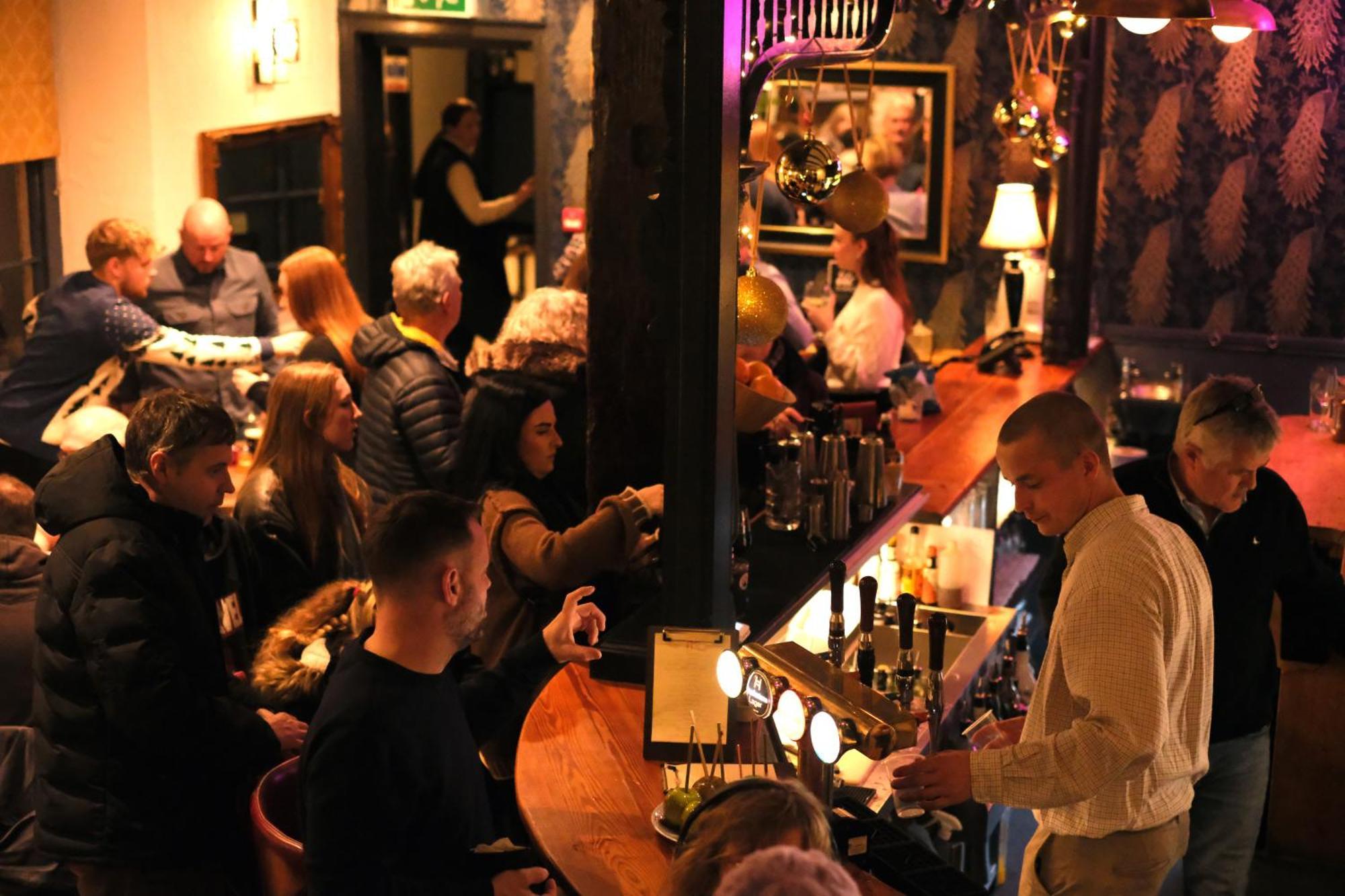 The Old Crown Coaching Inn Суиндон Экстерьер фото