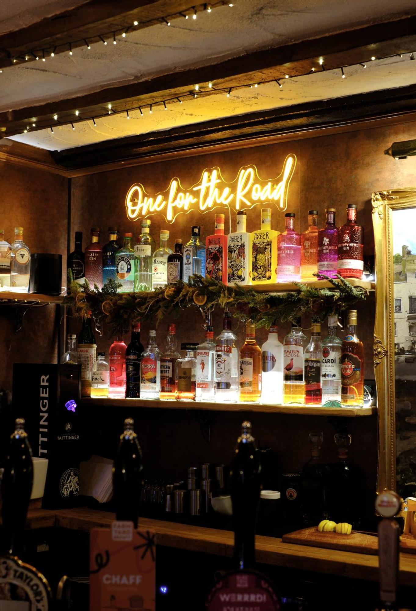 The Old Crown Coaching Inn Суиндон Экстерьер фото